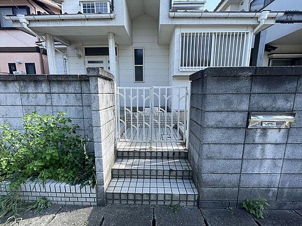 落ち着いたデザインの玄関です。
