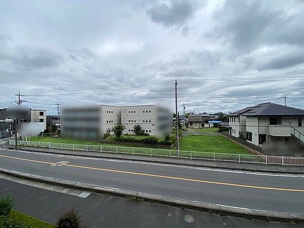 車の通りも少ない閑静な住宅地。子育てにも、第二の人生にも。