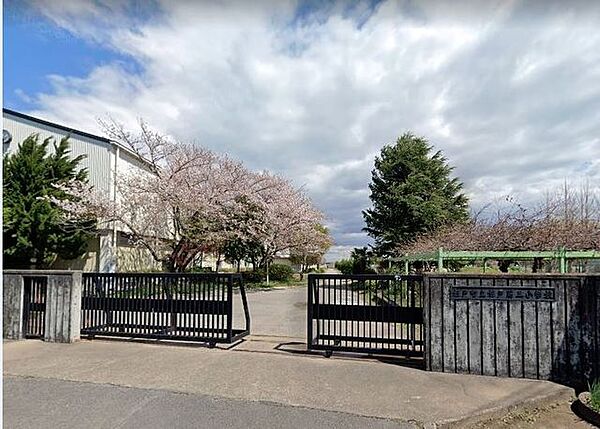 杉戸町立杉戸第三小学校（350m）
