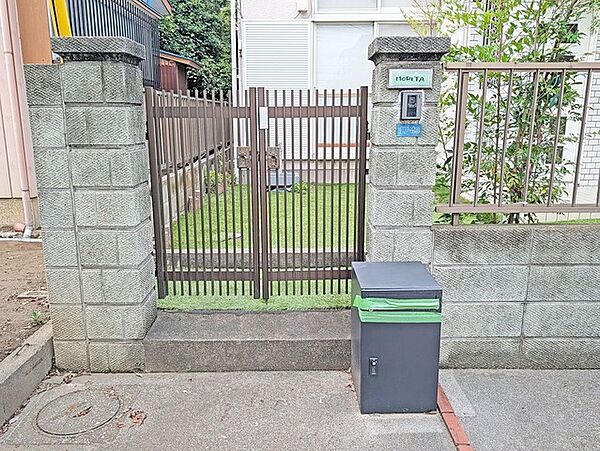 玄関ポーチ