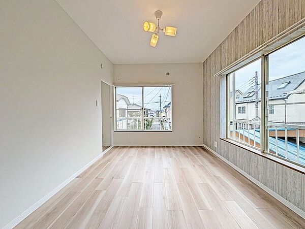 太陽の恵みを感じる、温もりと明るさにあふれたお部屋。