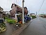 外観：道路は6ｍほどになると駐車の際の停めやすさがかなり違ってきます。 