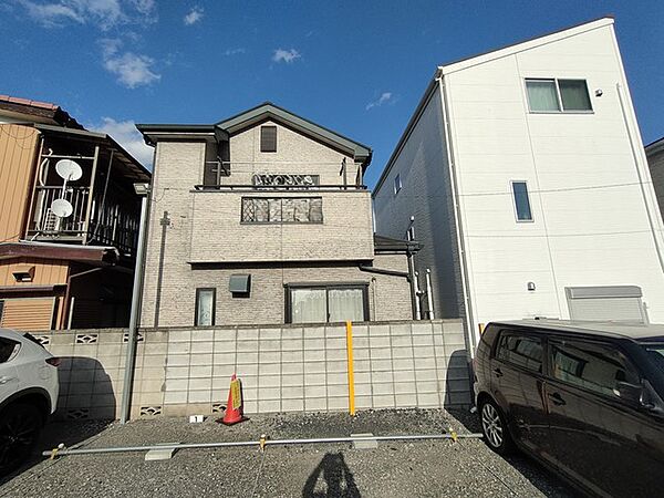 ＪＲ宇都宮線「東大宮」駅東口徒歩3分、提携駐車場もあります。エステート白馬東大宮店までお気軽にお問い合わせください。
