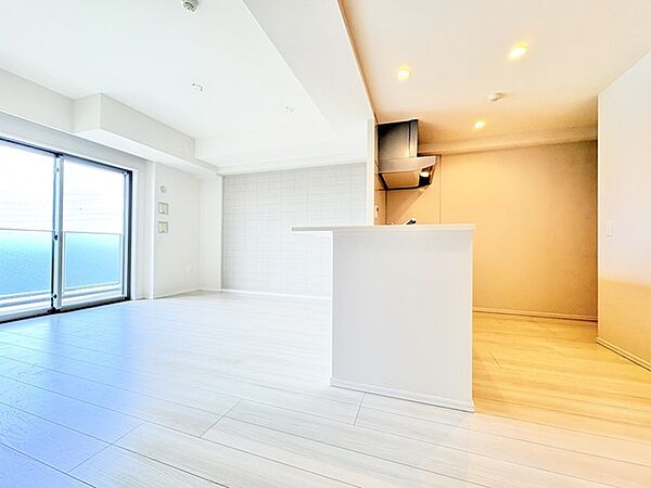 対面キッチンがご家族の温かい時間を演出。