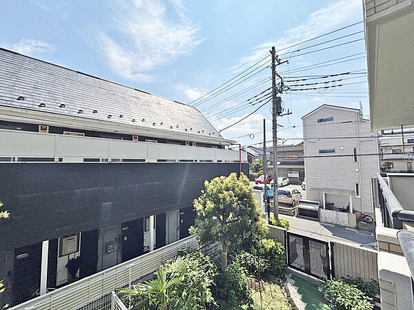 車の通りも少ない閑静な住宅地。子育てにも、第二の人生にも。