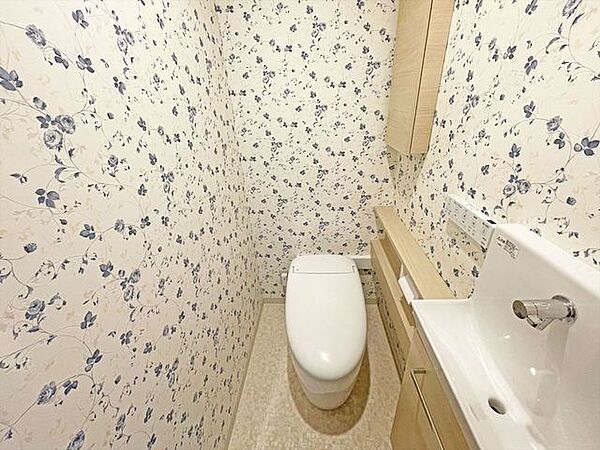 清潔好きには欠かせないウォシュレット機能付き。
