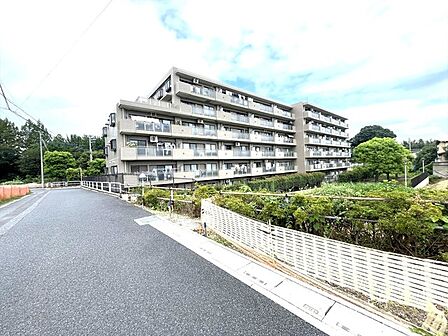 ＪＲ宇都宮線「東大宮」駅東口徒歩3分、提携駐車場もあります。エステート白馬東大宮店までお気軽にお問い合わせください。 