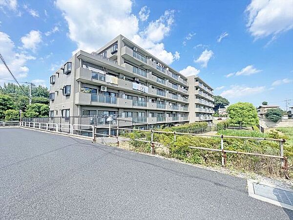 閑静な住宅地で、小さなお子様がいるご家族にも安心。