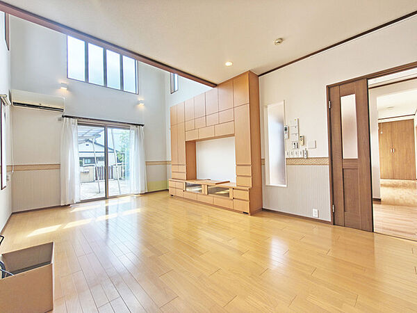 リビング空間にこだわりたい方に、見ていただきたい住宅です。