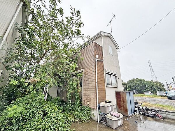 姫宮駅徒歩約2分の近さ。通勤通学に便利で、駅周辺の生活施設も利用しやすい。