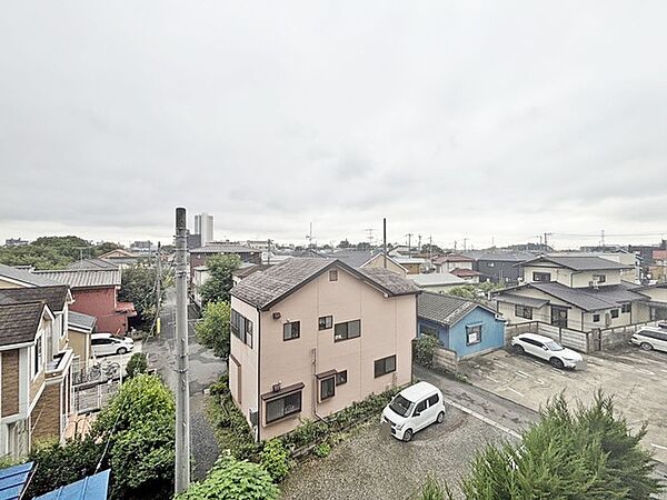 あたりの建物はほぼ住宅で、静かな環境です。