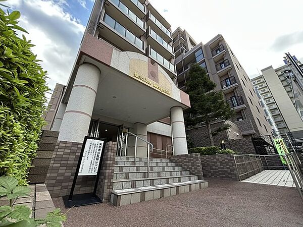 車通りの少ない閑静な住宅地、のびのびした子育てに適します。