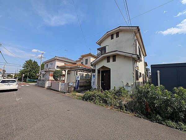 道路は6ｍほどになると駐車の際の停めやすさがかなり違ってきます。