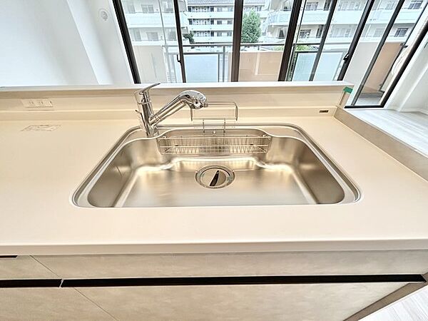ステンレスのキッチンは耐久性とお掃除しやすい使い勝手が魅力です