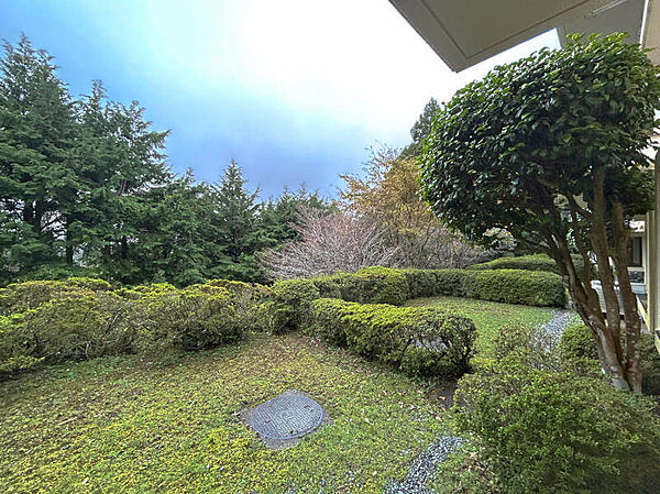 専用庭から右側の眺望