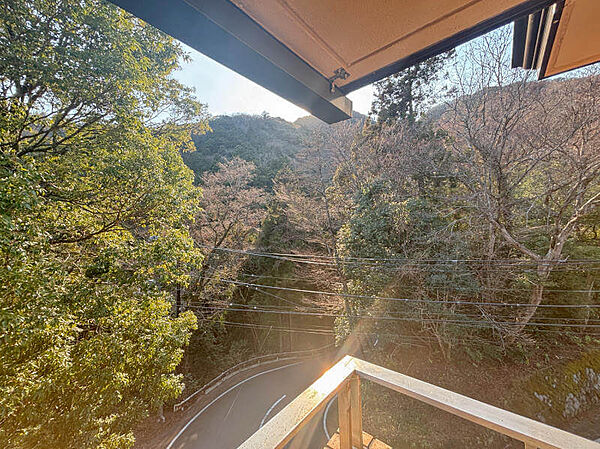 和室バルコニーから右側の眺望