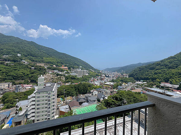 バルコニーから右側の眺望