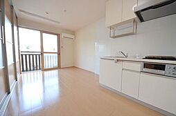 ウィスタリア・モナリエ 2階1LDKのリビング/ダイニング