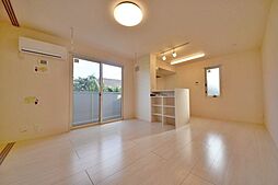 サニーフラット 2階2LDKのリビング/ダイニング