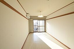 カリフォルニアリバー 3階ワンルームのリビング/ダイニング