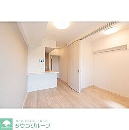 コンフォリア・リヴ新中野ＳＯＵＴＨ 8階1DKのリビング/ダイニング