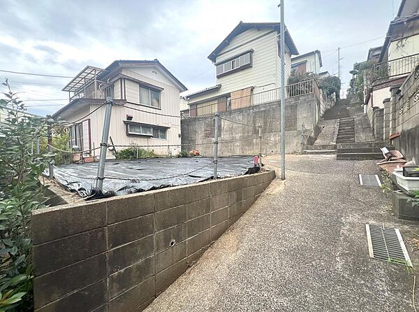 前面道路（42条2項道路）