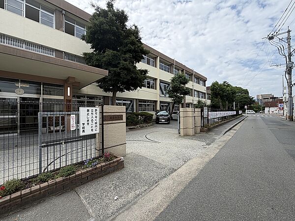 春吉中学校