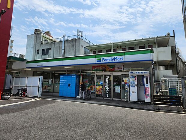ファミリーマート 大田区雑色駅広場前店（590m）