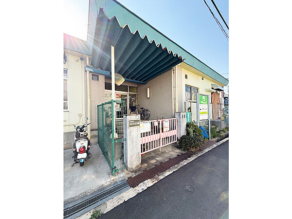 【たまてこども園まで徒歩6分(約480m)】定員140人、1歳5ヶ月から5歳までの保育が行われている認定こども園です。保育標準時間は7:30～18:30。19時までの延長保育も利用できます。