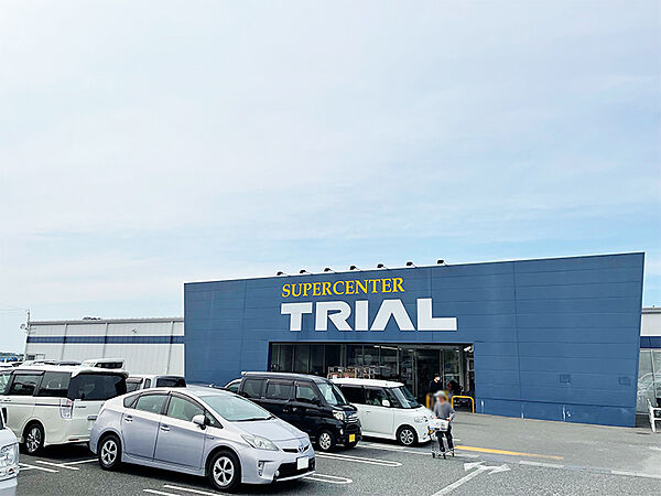 【スーパーセンタートライアル 阪南店まで徒歩7分(約560m)】生鮮食品、日用品、衣料品、ペット用品、家電など多彩な品揃え。HPでは店舗の混雑状況や、お買い得情報をチェックできます。24時間営業。