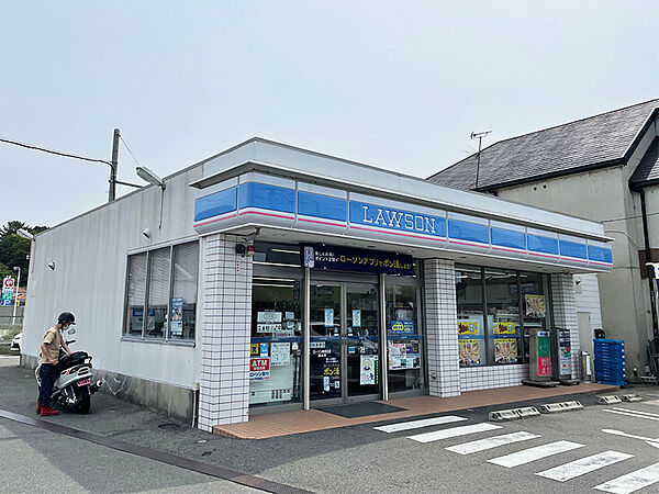 【ローソン 岬町深日店まで徒歩3分(約240m)】24時間営業のため、買い忘れや遅い時間帯でも利用できて便利です。ATMが設置されていますので、急な入用の際に利用できます。