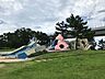 周辺：二色の浜公園まで徒歩9分(約720m)。毎日のお散歩・ジョギングコースにもおすすめの公園です。海水浴や潮干狩り・カヌー・オートキャンプ・BBQなどを楽しむことも可能。球技広場なども設けられています。