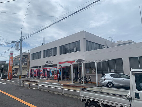 【貝塚郵便局まで徒歩5分(約400m)】郵便・貯金・保険・ゆうゆう窓口とATMが設置されています。ATM営業時間は、平日8:00～21:00、土日9:00～19:00です。