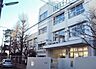 周辺：世田谷区立駒繋小学校 徒歩7分。 560m