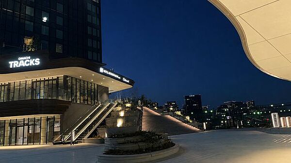 大井町トラックス 徒歩15分。 1200m