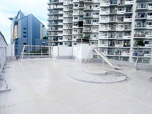 マンション内に児童遊園がございます♪