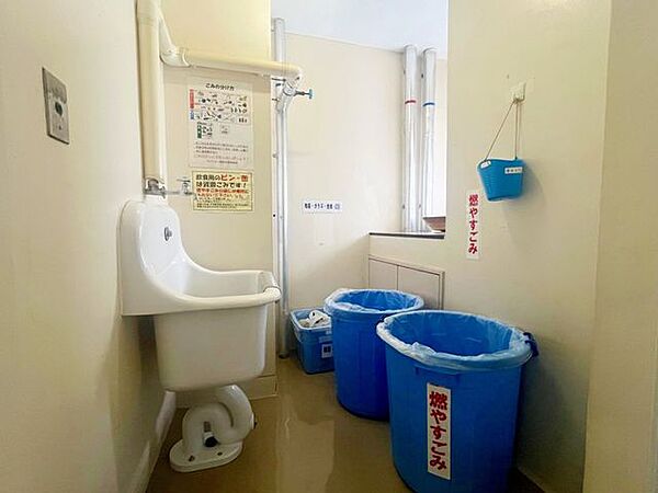24時間ゴミ出しOK同フロアにゴミ出し場がございます♪