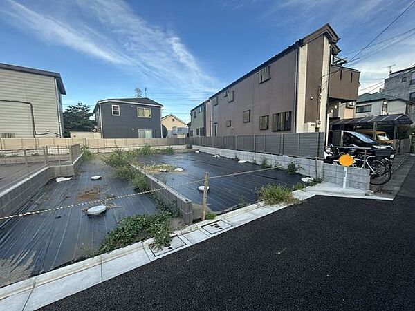 【西側公道から見た敷地】住まいの夢を、ここから叶える。