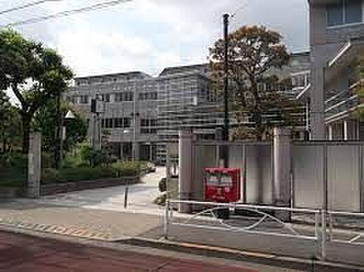 目黒区立緑ケ丘小学校 徒歩5分。 330m