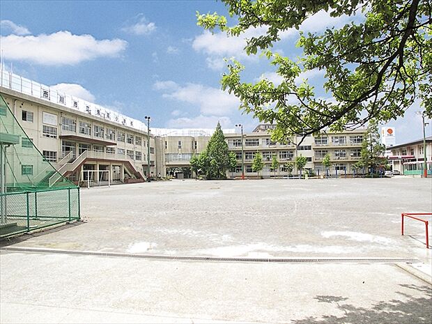 鬼高小学校（622m）