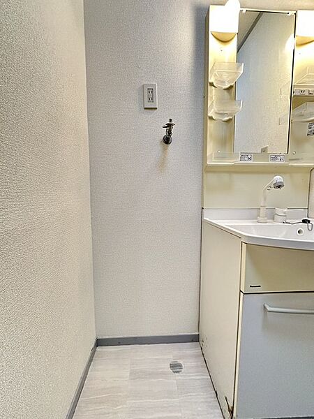 洗濯機置き場も広めのスペースを確保しております！是非、現地にてスペースを確認してみてください！