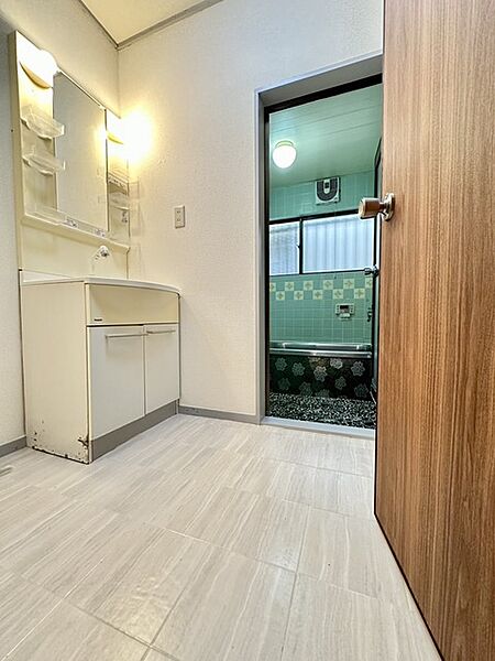 普段は人目につかないスペースにもこだわりを。 使用頻度の高い場所だからこそ便利な空間に。多人数での使用も考えた便利な空間です。