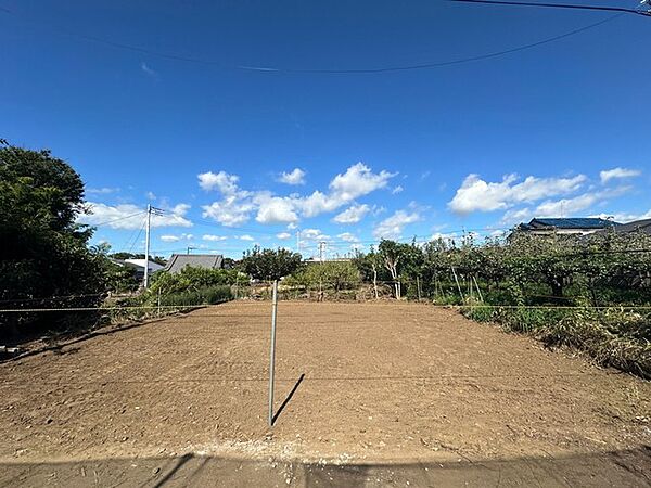 南東側約4m認定外公道に接面しているため陽当り良好です。