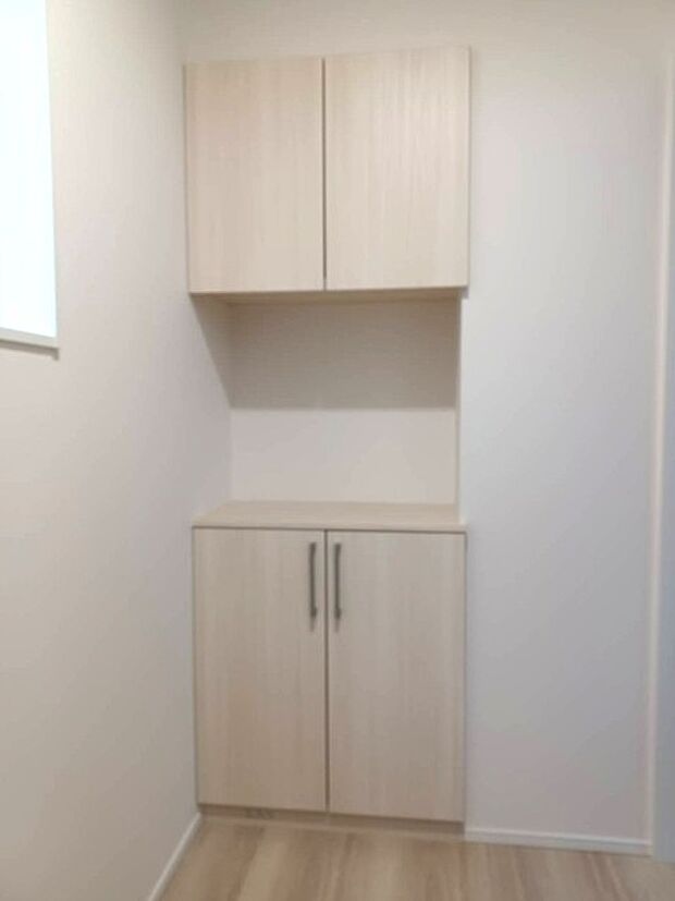 大型の下駄箱収納でお気に入りの靴もたっぷり収納できますね！ 