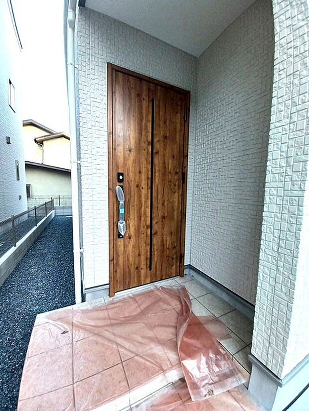 お家に出会う人々を出迎える玄関だからこそ、広々清潔感あふれる空間にしたいですね!