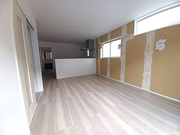 ご家族だんらんのスペースとなるダイニング。家具の配置がしやすい広さを確保しています！ 