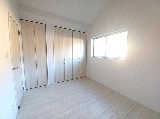 子供部屋は明るい空間となっています!寝室にも良さそうですね!