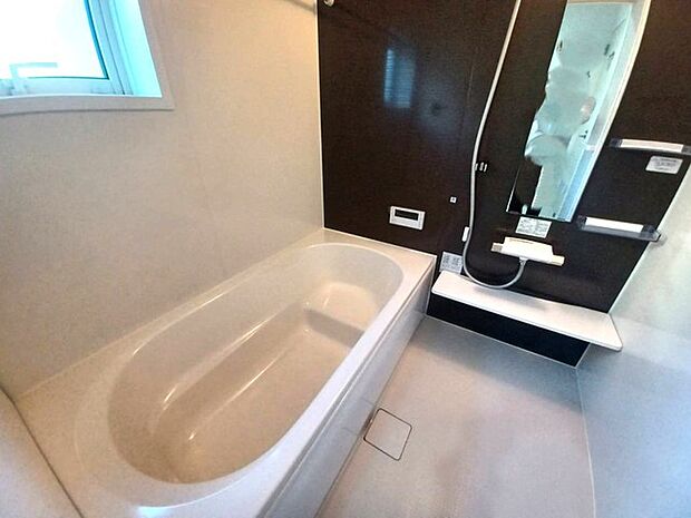 お手入れ簡単でキレイを保つ技術の数々が、家事の負担を減らしてくれます。暖かいお風呂でゆっくりと入浴し一日の疲れを癒す大切な空間をお過ごしください