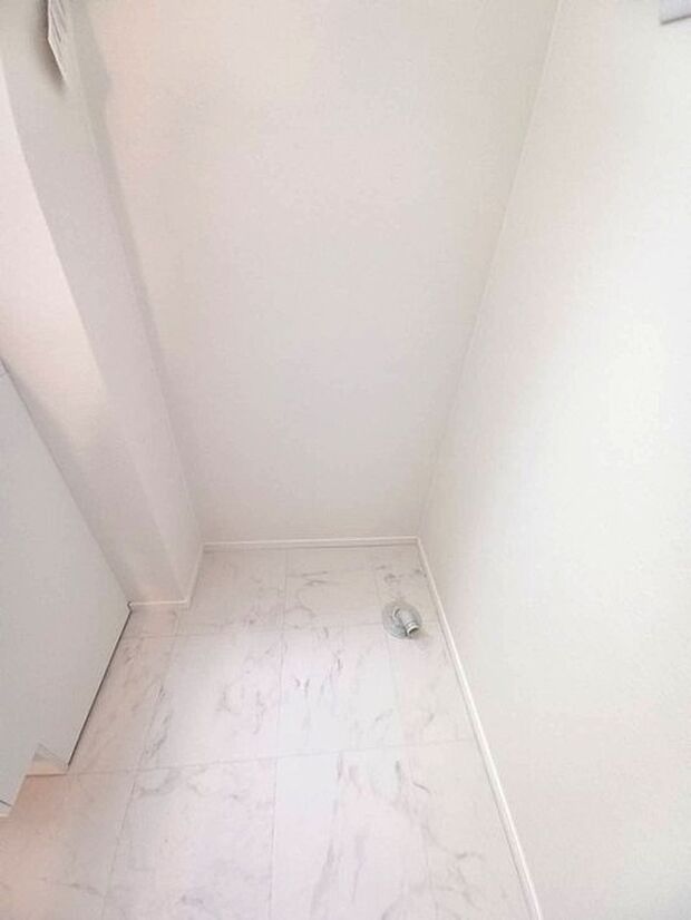 洗濯機置き場も広めのスペースを確保しております！是非、現地にてスペースを確認してみてください！ 