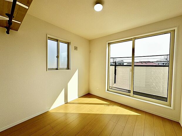 広すぎないスペース。 お子様のお部屋や書斎など、新居での生活の夢が膨らみますね！ 